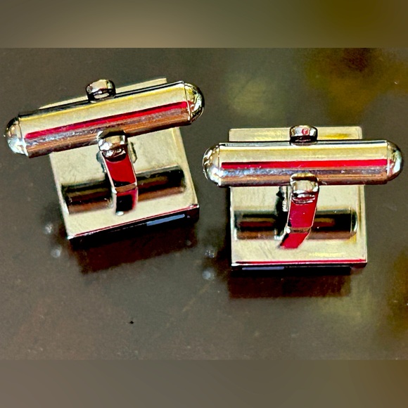 VINTAGE CUFF LINKS! Gorgeous-unbranded-pristine condition-silver tone - Picture 5 of 5